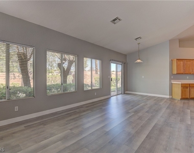 7456 Oatman Lane - Photo Thumbnail 12