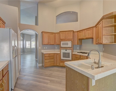 7456 Oatman Lane - Photo Thumbnail 8