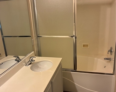 8031 Palace Monaco Avenue - Photo Thumbnail 4