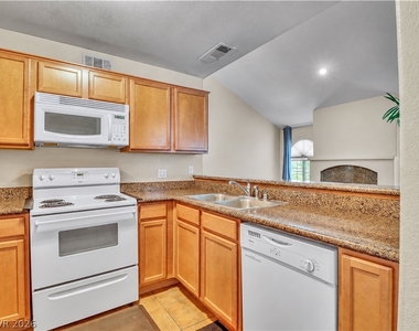 3145 E Flamingo Road - Photo Thumbnail 2