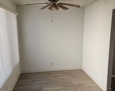 4370 Sanderling Circle - Photo Thumbnail 6