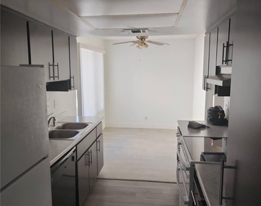 4370 Sanderling Circle - Photo Thumbnail 4