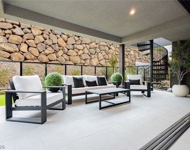 13 Promenade Isle Lane - Photo Thumbnail 17