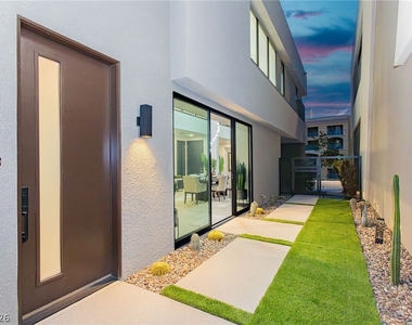 13 Promenade Isle Lane - Photo Thumbnail 34
