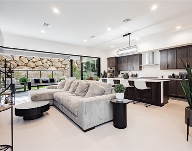 13 Promenade Isle Lane - Photo Thumbnail 7