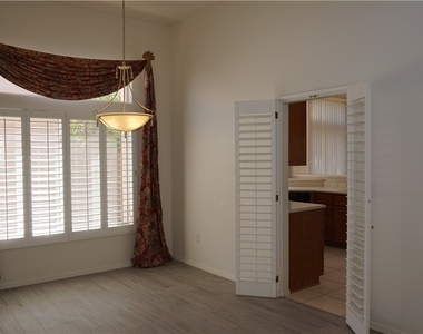 9341 Villa Ridge Drive - Photo Thumbnail 16