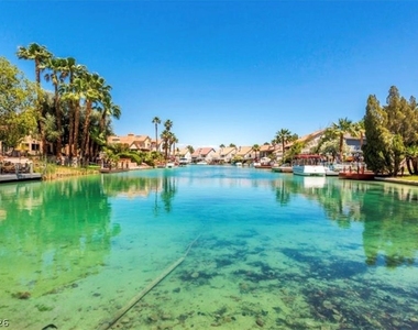 8404 Shore Breeze Drive - Photo Thumbnail 25