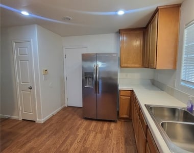 560 Playa Linda Place - Photo Thumbnail 1