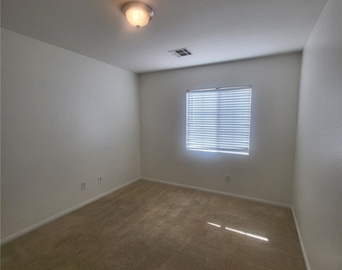 560 Playa Linda Place - Photo Thumbnail 11
