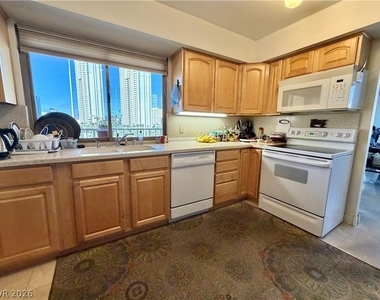 205 E Harmon Avenue - Photo Thumbnail 7