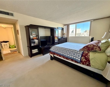 205 E Harmon Avenue - Photo Thumbnail 9