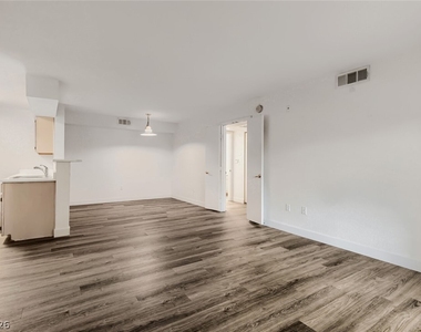 1150 N Buffalo Drive - Photo Thumbnail 9
