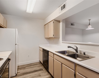 1150 N Buffalo Drive - Photo Thumbnail 11