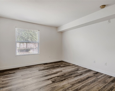 1150 N Buffalo Drive - Photo Thumbnail 19