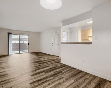 1150 N Buffalo Drive - Photo Thumbnail 4