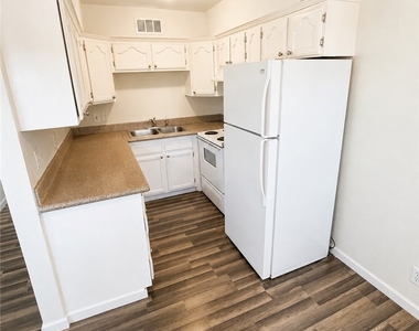 412 W Monroe Avenue - Photo Thumbnail 3