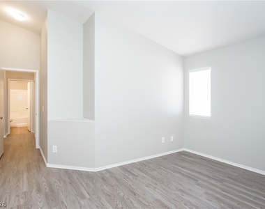 3138 Sierra Ridge Drive - Photo Thumbnail 9