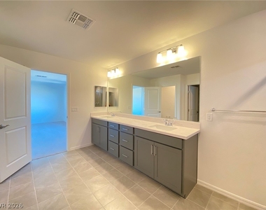 8462 Hawks View Street - Photo Thumbnail 11