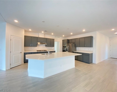 8462 Hawks View Street - Photo Thumbnail 2