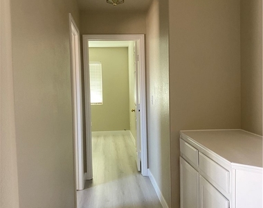 3909 Broad Meadow Court - Photo Thumbnail 15