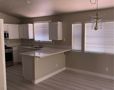 3909 Broad Meadow Court - Photo Thumbnail 11