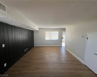 1408 N Jones Boulevard - Photo Thumbnail 2