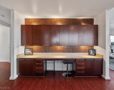 4471 Dean Martin Drive - Photo Thumbnail 9