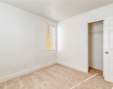 916 Shining Rose Place - Photo Thumbnail 33