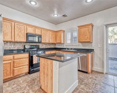 916 Shining Rose Place - Photo Thumbnail 13