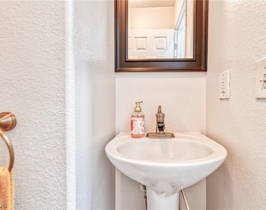 916 Shining Rose Place - Photo Thumbnail 19