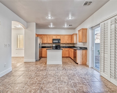 916 Shining Rose Place - Photo Thumbnail 10