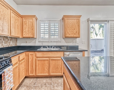 916 Shining Rose Place - Photo Thumbnail 17