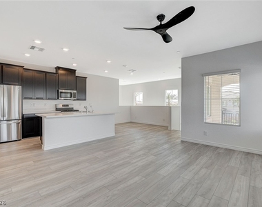 275 Callen Falls Avenue - Photo Thumbnail 3