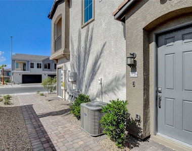 275 Callen Falls Avenue - Photo Thumbnail 2