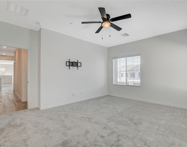 275 Callen Falls Avenue - Photo Thumbnail 15