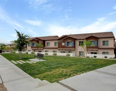 275 Callen Falls Avenue - Photo Thumbnail 34