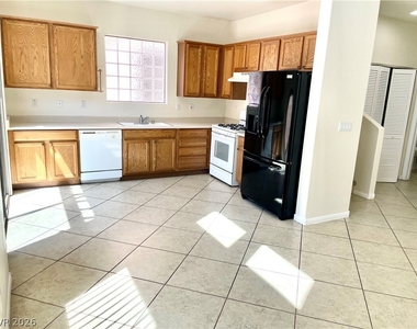 8233 Strawberry Spring Street - Photo Thumbnail 18