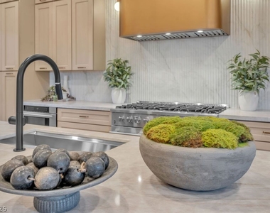 11468 Snow Creek Avenue - Photo Thumbnail 19