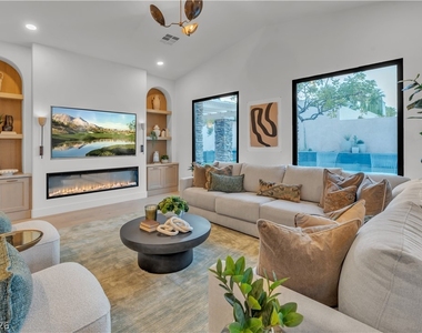 11468 Snow Creek Avenue - Photo Thumbnail 4