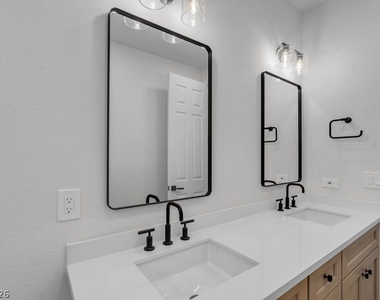 11468 Snow Creek Avenue - Photo Thumbnail 51
