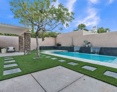 11468 Snow Creek Avenue - Photo Thumbnail 55