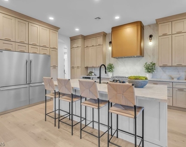 11468 Snow Creek Avenue - Photo Thumbnail 18