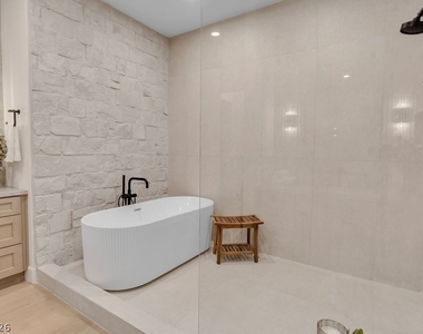 11468 Snow Creek Avenue - Photo Thumbnail 37