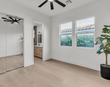 11468 Snow Creek Avenue - Photo Thumbnail 49
