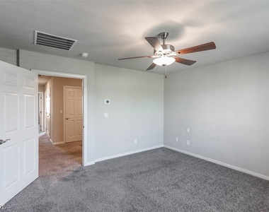 7416 Sunray Point Street - Photo Thumbnail 11