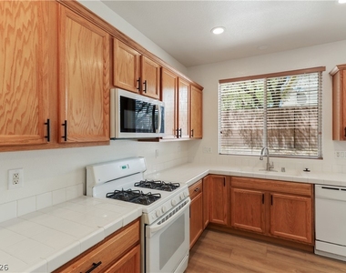 5870 Lustrous Court - Photo Thumbnail 11