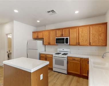 5870 Lustrous Court - Photo Thumbnail 10