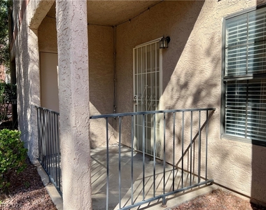 5576 W Rochelle Avenue - Photo Thumbnail 18