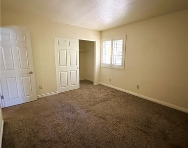 4470 Sandy River Drive - Photo Thumbnail 8