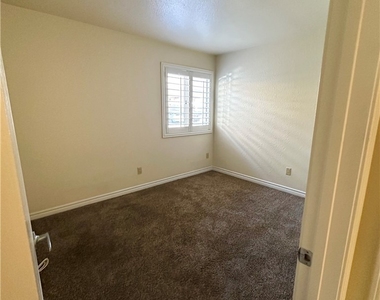 4470 Sandy River Drive - Photo Thumbnail 9